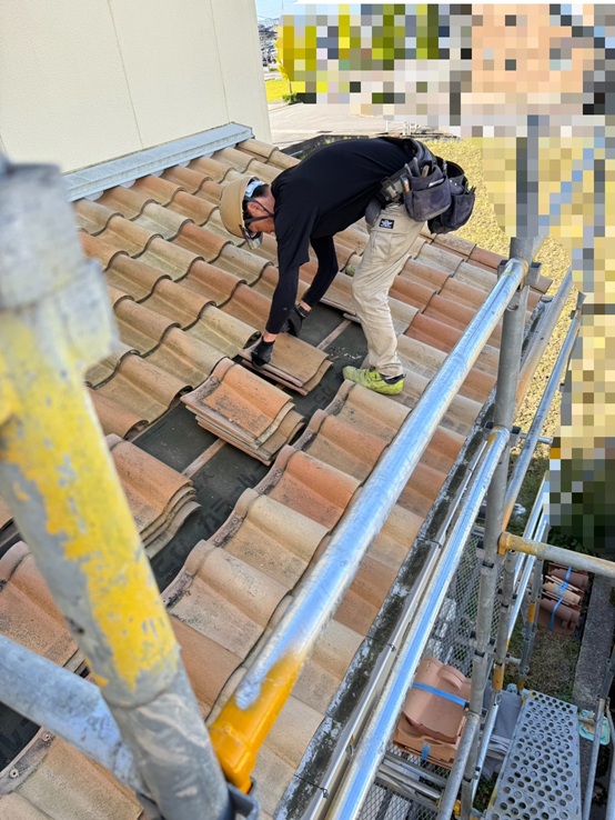 【金沢市】S字の瓦屋根に雪止めネット「ゆきもちくん」を追加工事で設置！