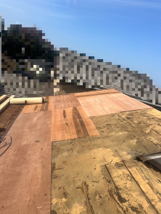 新しい木下地を重ねます