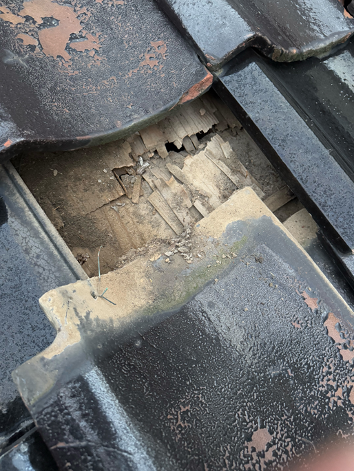 下地が傷んでいます