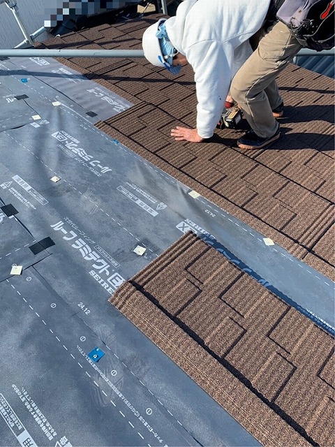 金沢市の方へ！スレートの屋根から「天然石チップ付のガルバリウム鋼板」へ！リフォーム工事終盤