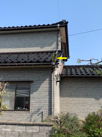 【金沢市のみなさまへ】屋根の上の雨どいが外れていたので、雨どいの修理を行いました