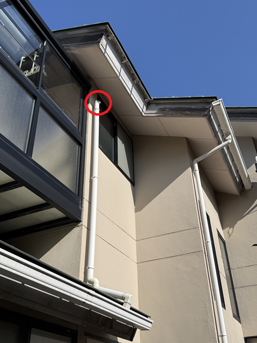 呼樋が折れています