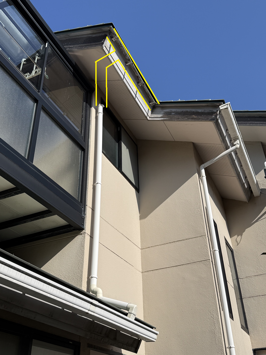 雨樋が雪で落下