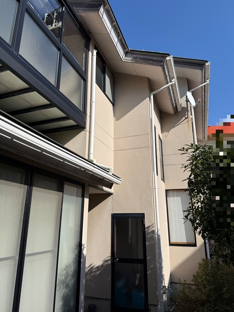 【金沢市】屋根に積もった雪の重みで雨樋が落下