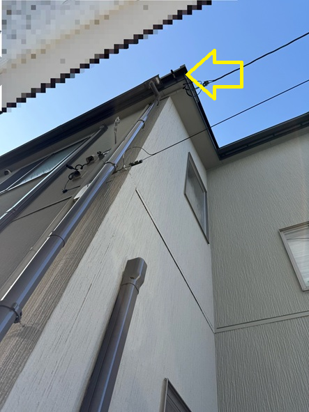 【金沢市】2階の雨樋の角が外れて落下