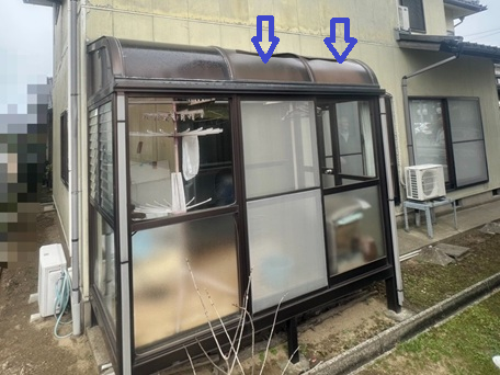 屋根パネル2枚破損