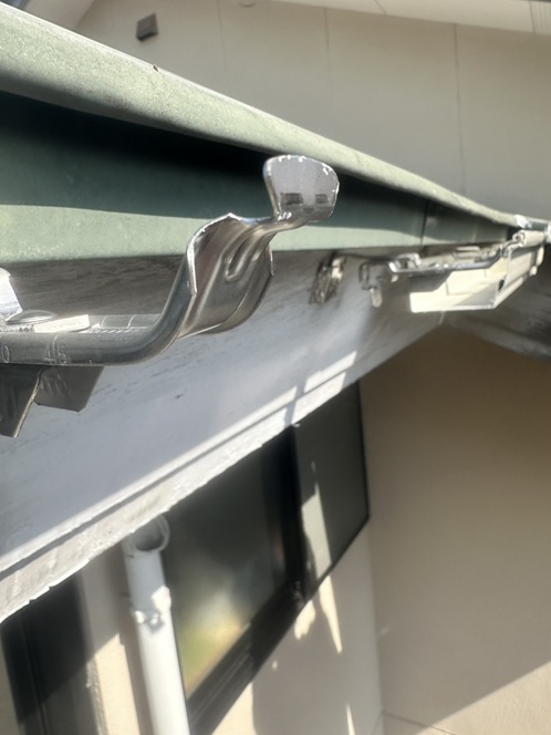 雨どい金具取付