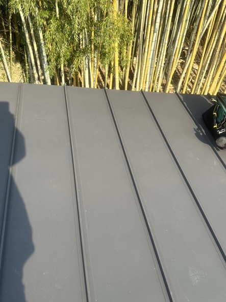 ガルバ屋根のタッチアップ