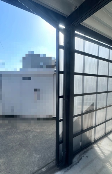 側面パネルのカット　施工完了です