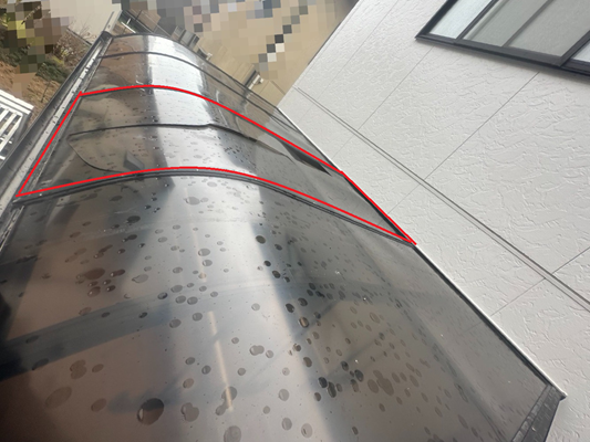 【川北町】落雪で割れてしまったサンルーム屋根のパネルを全面交換工事！