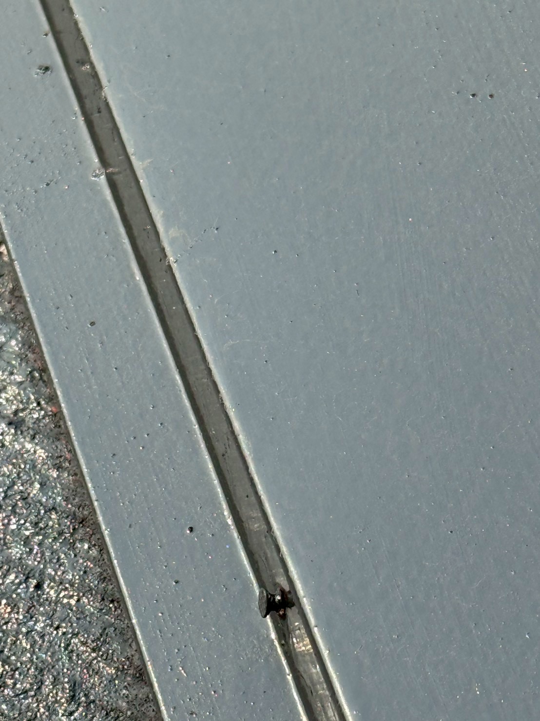 棟板金の釘浮き