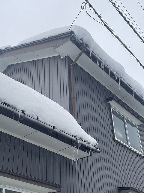 津幡町で　落雪などで雨樋が壊れていませんか？