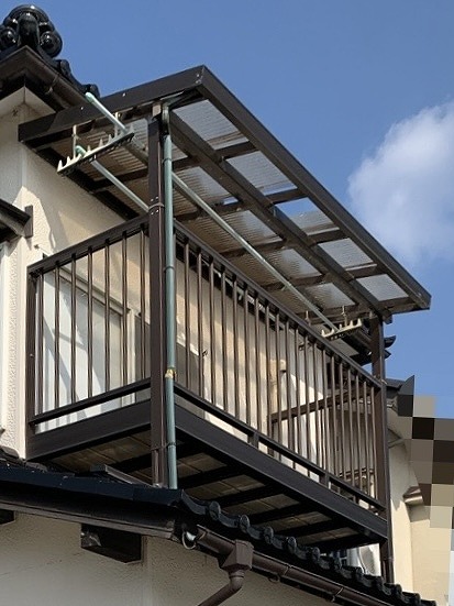 【金沢市にて】 ベランダの屋根をポリカーボネート波板に張替えと、雨樋修理!
