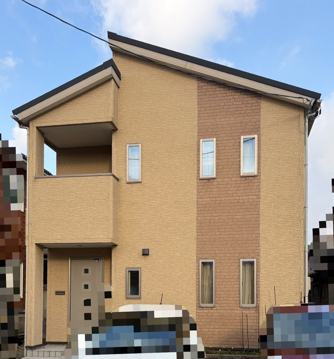 【金沢市】天窓工事をきっかけに外壁塗装も実施！ツートンカラーで住まいが明るく生まれ変わりました