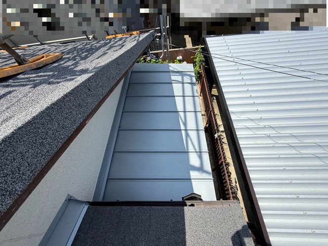 玄関屋根張り替え