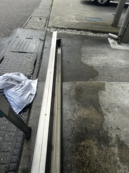 雨どいを綺麗に