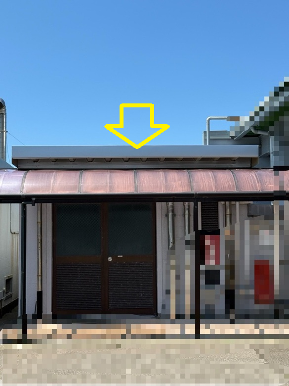 折板屋根に鼻隠し設置