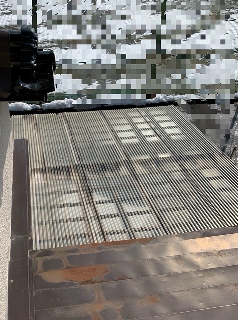 【金沢市にて】 カーポートの屋根をポリカーボネート波板に張り替えと、雨樋交換!