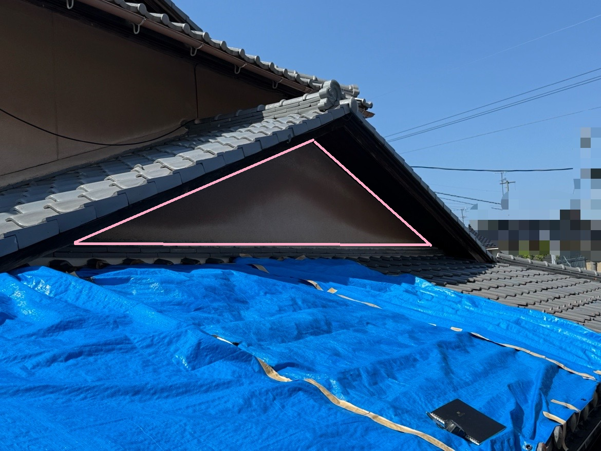 コチラの外壁も傷んでいました