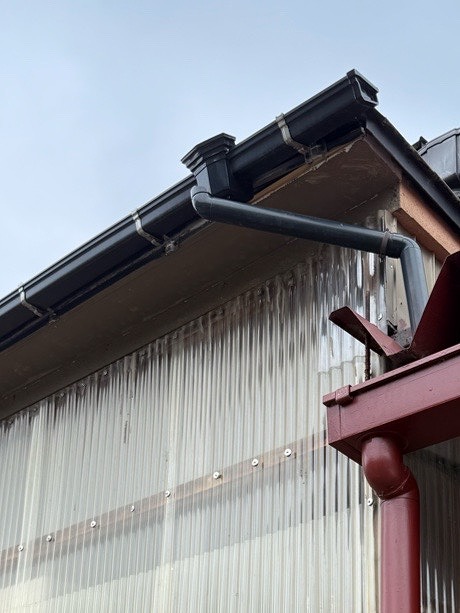 雨樋　集水器　ズレ　施工前