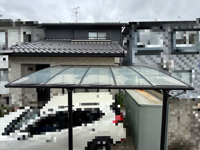 カーポートの屋根パネル白濁