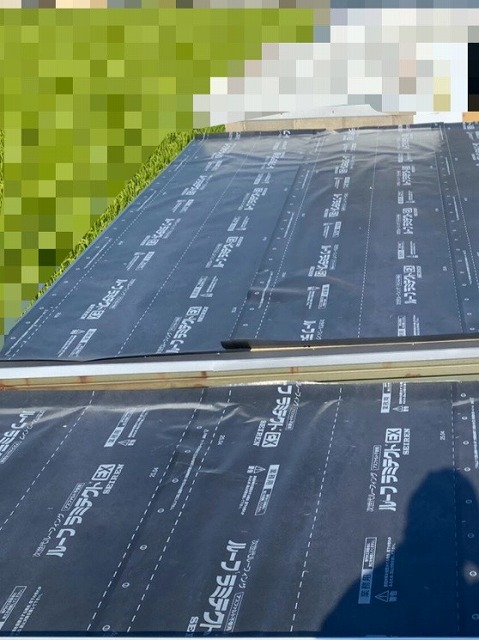 物置屋根　立平葺き　防水シート設置