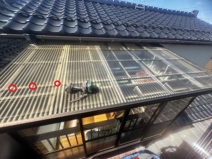 【金沢市】2階サンルームの割れた波板を交換しました