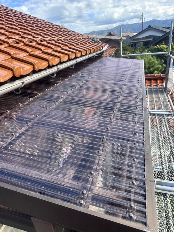 ベランダ屋根の張り替え工事　施工完了