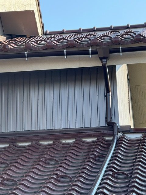 雨樋・雨どいの金具も全て新しいものへ交換しました✨