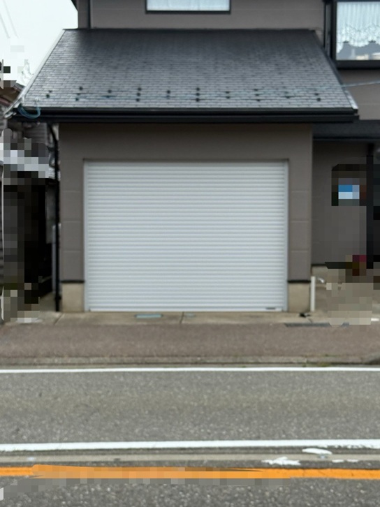 塗装でツルツルになった屋根の雪止め設置現場調査